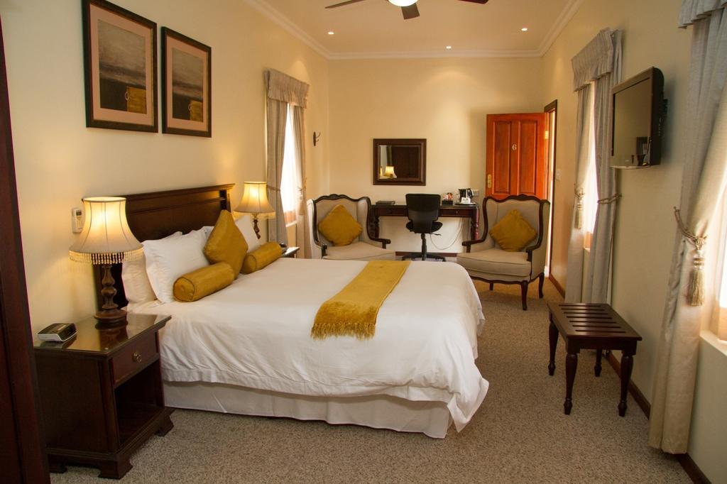 26 On Chamberlain Guest House Queenstown Room photo